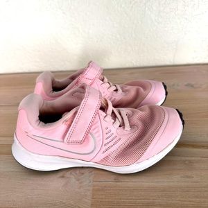 Nike Star Runner Shoe